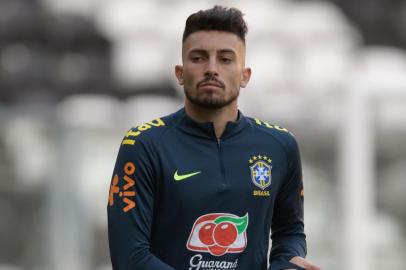  Treino da Seleção Brasileira de Futebol no estádio do Bessa. O Brasil joga contra o Panamá no próximo sábado (23/03) no primeiro jogo da data Fifa. Na foto, Alex Telles, ex-Juventude. (Pedro Martins/Mowa Press)Local: PortoIndexador: Pedro MartinsSecao: Brasil<!-- NICAID(14002966) -->