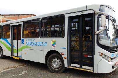 ônibus da cidade de sapucaia<!-- NICAID(14596427) -->