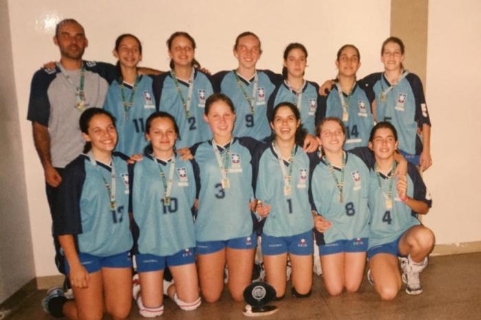 Nunca deixe ninguém dizer que vocês não são capazes, aconselha atleta que  defendeu a seleção brasileira de vôlei