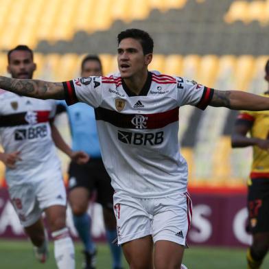  Brazils Flamengo forward Pedro celebrates after scoring against Ecuadors Barcelona during their closed-door Copa Libertadores group phase football match at the Monumental Banco Pichincha stadium in Guayaquil, Ecuador, on September 22, 2020, amid the COVID-19 novel coronavirus pandemic. (Photo by Dolores Ochoa / POOL / AFP)Editoria: SPOLocal: GuayaquilIndexador: DOLORES OCHOASecao: soccerFonte: POOLFotógrafo: STR<!-- NICAID(14598834) -->