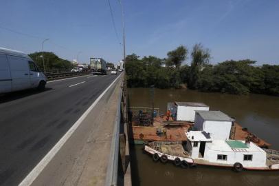  Novo Hamburgo, RS, BRASIL, 24/09/2020- Duplicação da ponte do Rio do Sinos. Foto: Lauro Alves / Agencia RBS<!-- NICAID(14600253) -->