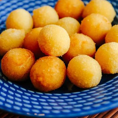  PORTO ALEGRE, RS, BRASIL, 25/01/2017  : Destemperados - Salgadinhos clássicos: Croquete, enroladinho de salsicha, bolinha de queijo, risole e coxinha de frango. (Omar Freitas/Agência RBS)Indexador: Omar Freitas<!-- NICAID(12731779) -->