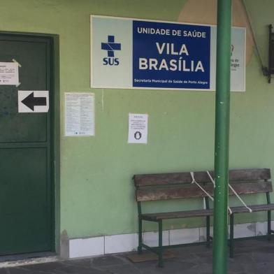  ****EM BAIXA****PORTO ALEGRE, RS, BRASIL, 25/09/2020- Na manhã desta sexta Porto Alegre registra 8 unidades de saúde fechadas. O motivo é que profissionais ligados ao Imesf não compareceram ao serviço. Ao todo 38 mil pessoas estão com atendimento afetado em suas regiões. Na foto- Unidade de saúde Vila Brasilia.  Ronaldo Bernardi / Agencia RBS<!-- NICAID(14601229) -->