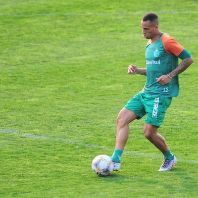  CAXIAS DO SUL, RS, BRASIL, 11/09/2020. Treino do Juventude no CT. O Ju está disputando a série B do Campeonato Brasileiro de 2020. Na foto, atacante Breno.  (Porthus Junior/Agência RBS)Indexador:                                 <!-- NICAID(14590293) -->