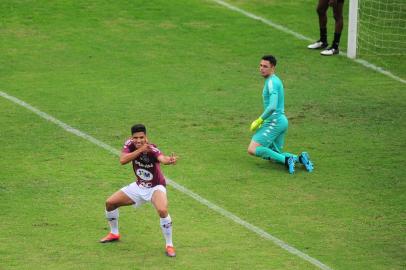  CAXIAS DO SUL, RS, BRASIL, 27/09/2020. Caxias x Tubarão, jogo válido pela segunda rodada do Campeonato Brasileiro 2020, Grupo 8. Jogo realizado no estádio Centenário. (Porthus Junior/Agência RBS)<!-- NICAID(14602405) -->