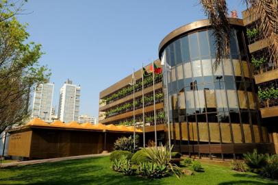  CAXIAS DO SUL, RS, BRASIL, 22/09/2017. Câmara de Vereadores de Caxias do Sul chega aos 125 anos de existência. Na foto, a fachada da Câmara. (Diogo Sallaberry/Agência RBS)<!-- NICAID(13166503) -->