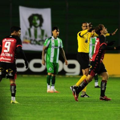  CAXIAS DO SUL, RS, BRASIL, 14/09/2020. Juventude x Vitória, jogo válido pela 10ª rodada da Série B do Campeonato Brasileiro 2020 e realizado no estádio Alfredo Jaconi. (Porthus Junior/Agência RBS)<!-- NICAID(14592097) -->