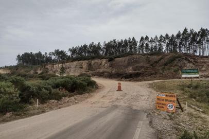 Inicia pavimentação do trecho final da estrada de acesso ao cânion Fortaleza, em Cambará do Sul. Obra iniciou em agosto e tem previsão de conclusão em 2022. Trecho tem 8,36 quilômetros e investimento é de R$ 9,5 milhões, com recursos do Ministério do Turismo<!-- NICAID(14604507) -->