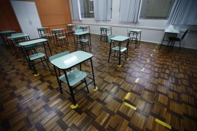  PORTO ALEGRE, RS, BRASIL, 07-07-2020: Como  as escolas particulares estão se preparando para o segundo semestre. Na foto, sala de aula no Colégio Santa Dorotéia (FOTO FÉLIX ZUCCO/AGÊNCIA RBS, Editoria de Notícias).<!-- NICAID(14539759) -->