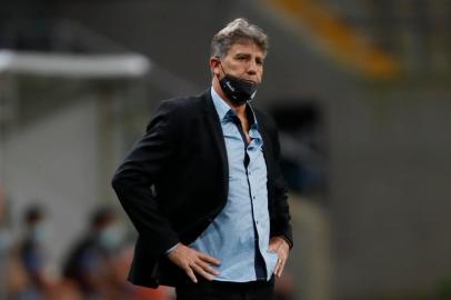  Brazils Gremio head coach Renato Gaucho gestures during their closed-door Copa Libertadores group phase football match against Chiles Universidad Catolica, at the Arena do Gremio stadium in Porto Alegre, Brazil, on September 29, 2020, amid the COVID-19 novel coronavirus pandemic. (Photo by Marcelo Oliveira / various sources / AFP)Editoria: SPOLocal: Porto AlegreIndexador: MARCELO OLIVEIRASecao: soccerFonte: AFPFotógrafo: STR<!-- NICAID(14604753) -->