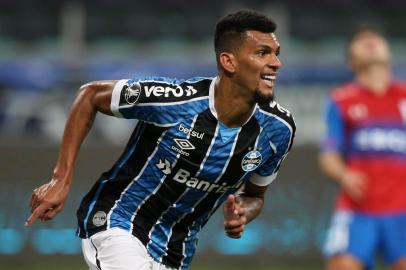  Brazil's Gremio defender Rodrigues celebrates after scoring against Chile's Universidad Catolica during their closed-door Copa Libertadores group phase football match at the Arena do Gremio stadium in Porto Alegre, Brazil, on September 29, 2020, amid the COVID-19 novel coronavirus pandemic. (Photo by Alexandre Schneider / various sources / AFP)Editoria: SPOLocal: Porto AlegreIndexador: ALEXANDRE SCHNEIDERSecao: soccerFonte: AFPFotógrafo: STR<!-- NICAID(14604861) -->