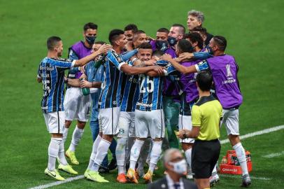 Gremio x Universidad CatolicaRS - FUTEBOL/CONMEBOL LIBERTADORES 2020 /GREMIO X UNIVERSIDAD CATOLICA - ESPORTES - Lance da partida entre Gremio e Universidad Catolica disputada na noite desta terca-feira, na Arena do Gremio, valida pela Conmebol Libertadores 2020. FOTO: LUCAS UEBEL/GREMIO FBPAEditoria: SPOLocal: Porto AlegreIndexador: Lucas UebelSecao: futebolFonte: Gremio.netFotógrafo: Gremio x Universidad Catolica