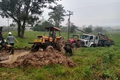 Falta de energia afeta 400 clientes após temporal do final de semana em Morro Redondo<!-- NICAID(14607008) -->