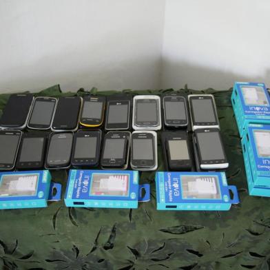 Celulares apreendidos consertados pelo Exército e pelo MP