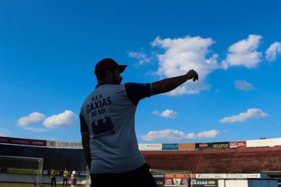 Técnico Rafael Lacerda comanda treinamento no Estádio Centenário<!-- NICAID(14605704) -->