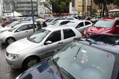  PORTO ALEGRE,RS,BARSI.2020.10,04.Mobildade urbana,transporte com aplicativos e transporte coletivo.(RONALDO BERNARDI/AGENCIA RBS).<!-- NICAID(14608610) -->