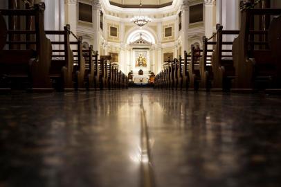  PORTO ALEGRE, RS, BRASIL, 01-10-2020: Catedral Metropolitana de Porto Alegre, na regiao central. Reportagem do caderno DOC sobre divisao/polarizacao politica na igreja catolica. (Foto: Mateus Bruxel / Agencia RBS)Indexador: Mateus Bruxel<!-- NICAID(14606912) -->