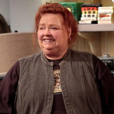 A atriz Conchata Ferrell, conhecida por sua atuação como a diarista Berta na série Two and a half men, morreu nesta segunda-feira (12) aos 77 anos, de acordo com o site Deadline, por complicações causadas por uma parada cardíaca.<!-- NICAID(14615460) -->