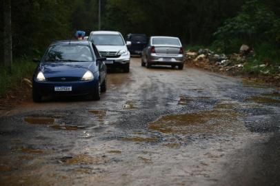  CACHOEIRINHA, RS, BRASIL, 07-10-2020: Condições da Estrada do Nazário, que liga as cidades de Canoas, Cachoeirinha e Esteio (FOTO FÉLIX ZUCCO/AGÊNCIA RBS, Editoria de Geral).