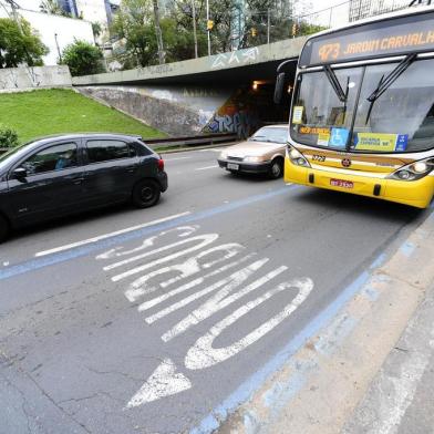  PORTO ALEGRE,RS,BRASIL.2020,10,14.Faixa exclussivas para ônibus.Na foto.Tunel da conceição.(RONALDO BERNARDI/AGENCIA RBS).<!-- NICAID(14615951) -->