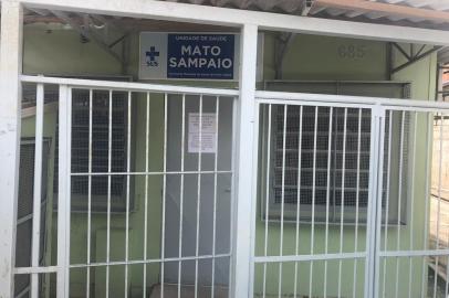 Na foto: unidade Mato SampaioPelo segundo dia seguido, paralisação de funcionários do Instituto Municipal de Estratégia de Saúde da Família (Imesf) fecha postos de saúde em Porto Alegre. Na manhã desta quinta-feira (15), seis unidades não abriram.A greve se iniciou ontem e vai até sexta-feira (16). O SindiSaúde aguarda um efeito suspensivo da rescisão dos contratos de trabalho dos profissionais do órgão junto ao Tribunal Regional do Trabalho (TRT).