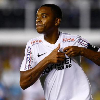 Atacante do Santos, Robinhho marca em partida contra o Figueirense, na Vila Belmiro, válida pelo Brasileirão 2014.<!-- NICAID(10941094) -->