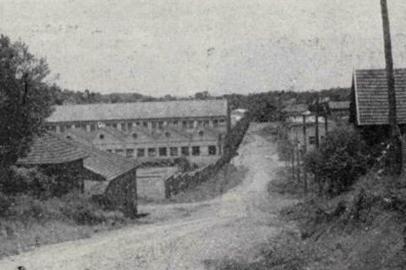 Trecho da Rua Dom José Barea em direção à Maesa, em 1958. Foto publicada no Boletim Eberle de março de 1958.<!-- NICAID(14617475) -->