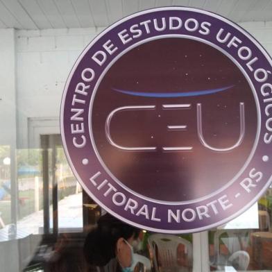 Centro de Estudos Ufológicos (CEU), em Cidreira, no Litoral Norte, é lançado. O fundador é o escritor e música Daniel Cristian Souza. O CEU fica no Lagoa Country Club. <!-- NICAID(14618866) -->