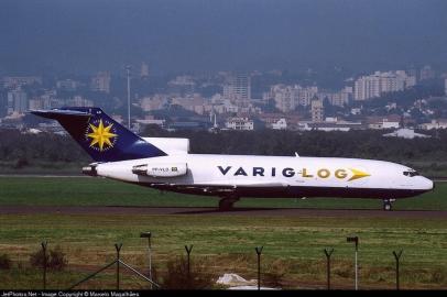 Antigo avião da Varig está sendo leiloado com lance inicial de R$ 40 mil em Porto Alegre; veja as fotos<!-- NICAID(14618989) -->