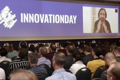 Palestra no evento Innovation Day, em 2019, que ocorreu em Caxias, de forma presencial. O evento em 2020 ocorrerá apenas em formato online.<!-- NICAID(14619196) -->