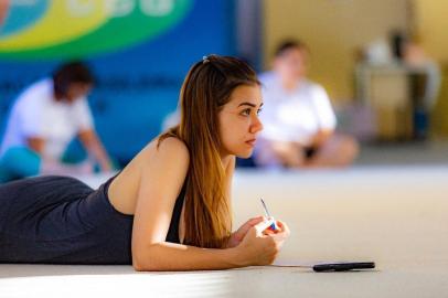  A Confederação Brasileira de Ginástica recebeu com extrema tristeza a notícia do falecimento da treinadora e ex-ginasta Ana Paula Scheffer, que representou durante tantos anos a Ginástica Rítmica do Brasil, conquistando diversos títulos.<!-- NICAID(14619285) -->