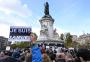 Milhares protestam em Paris pela liberdade de expressão nas escolas e em homenagem a professor decapitado