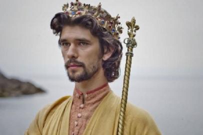 Ben Whishaw como Ricardo II na série The Hollow Crown, da BBC<!-- NICAID(14619935) -->