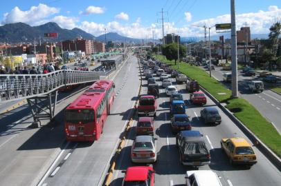 Ex-prefeito de Bogotá, capital colombiana, Enrique Peñalosa é conhecido mundialmente por estimular o uso da bicicleta como forma de mobilidade urbana. Ele será o próximo conferencista do Fronteiras do Pensamento em Porto Alegre, às 19h30min de segunda-feira, no Salão de Atos da UFRGS.<!-- NICAID(8329398) -->