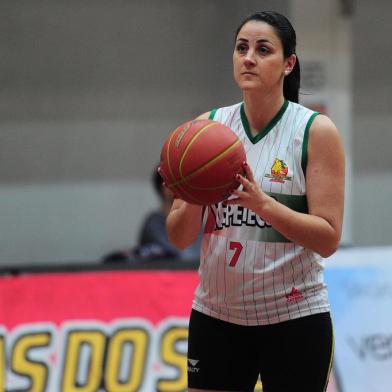  CAXIAS DO SUL, RS, BRASIL, 12/09/2019. O time feminino do Caxias do Sul Basquete/Recreio da Juventude disputa o Campeonato Gaúcho de Basquete 2019. A cidade não contava com uma equipe feminina no estadual há 10 anos. Na foto, Audrin Sirtoli.  (Porthus Junior/Agência RBS)Indexador: Porthus Junior                  <!-- NICAID(14246359) -->