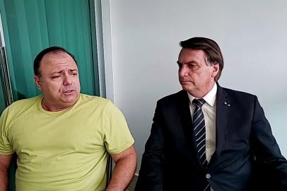 Live de Jair Bolsonaro com Eduardo PazzueloFacebook Jair Messias Bolsonaro