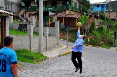 Carlos Búrigo (MDB) no  bairro  Vila  Lobos<!-- NICAID(14623290) -->