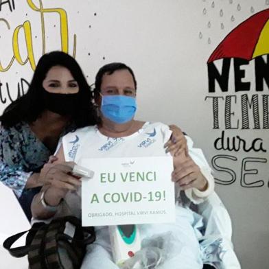  Após 11 dias internado por complicações da covid-19 na Unidade de Terapia Intensiva (UTI) do Hospital Virvi Ramos, em Caxias do Sul, Volney Onofre Pimentel Ferreira, 72, foi transferido para o setor clínico nesta sexta-feira (23).<!-- NICAID(14624809) -->