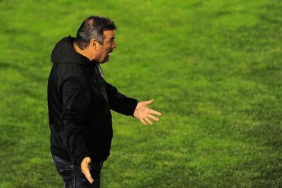 CAXIAS DO SUL, RS, BRASIL, 20/10/2020. Juventude x Avaí, jogo válido pela 17ª rodada da Série B do Campeonato Brasileiro 2020 e realizado no estádio Alfredo Jaconi. Na foto, técnico Pintado, do Ju. (Porthus Junior/Agência RBS)<!-- NICAID(14621722) -->