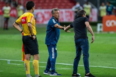 INTERNACIONAL X FLAMENGORS - INTERNACIONAL/FLAMENGO - ESPORTES - Internacional X Flamengo disputam partida válida pela décima oitava rodada da série A do Campeonato Brasileiro 2020. Partida realizada na noite deste domingo (25) no Estádio Beira-Rio em Porto Alegre, RS, Brasil. 25/10/2020 - Foto: RAUL PEREIRA/FOTOARENA/FOTOARENA/ESTADÃO CONTEÚDOEditoria: ESPORTESLocal: PORTO ALEGREIndexador: RAUL PEREIRAFonte: 1982628Fotógrafo: FOTOARENA<!-- NICAID(14625832) -->