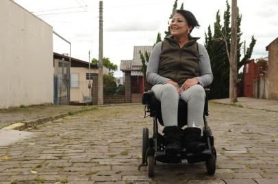  CAXIAS DO SUL, RS, BRASIL (27/10/2020)Josiane Souza dos Santos, 37 anos, é cadeirante e personagem da série Olhares da Cidade. (Antonio Valiente/Agência RBS)<!-- NICAID(14627191) -->