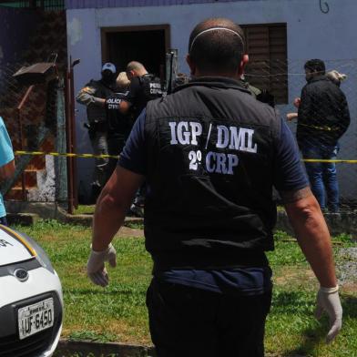  CAXIAS DO SUL, RS, BRASIL, 27/10/2020 - Família é assassinada dentro de casa no bairro Jardim Iracema, um homem, uma mulher grávida e uma criança. (Marcelo Casagrande/Agência RBS)<!-- NICAID(14627002) -->