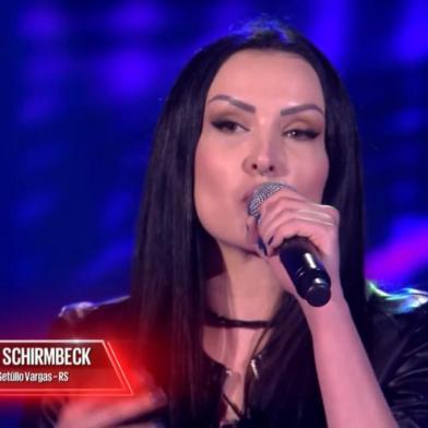 Stefanie Schirmbeck, 37, conquista vaga no time de Teló no The Voice Brasil<!-- NICAID(14629986) -->