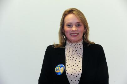  CAXIAS DO SUL, RS, BRASIL, 29/10/2020. Candidata a vice-prefeito Andréia Garbin, 44. Andréia é candidata pelo partido Patriota ao lado de Nelson DArrigo, candidato a prefeito. (Porthus Junior/Agência RBS)Indexador:                                 <!-- NICAID(14629278) -->