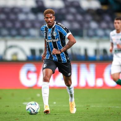 RS - FUTEBOL/COPA DO BRASIL 2020 /GREMIO X JUVENTUDE - ESPORTES - Lance da partida entre Gremio e Juventude disputada na noite desta quinta-feira, na Arena do Gremio, valida pela Copa do Brasil 2020. FOTO: LUCAS UEBEL/GREMIO FBPA