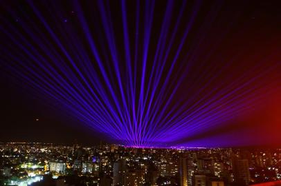  PORTO ALEGRE, RS, BRASIL - 01.11.2020 - O DJ e produtor Alok fará uma ação em diversas cidades do país, neste domingo, incluindo Porto Alegre. Serão ativadas luzes do alto de um prédio do bairro Petrópolis (Av. Soledade, 550) para iluminar a cidade, o que poderá ser visto de diferentes pontos. Alok comandará a ação remotamente. (Foto: Félix Zucco/Agencia RBS)<!-- NICAID(14631788) -->