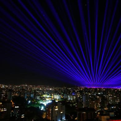  PORTO ALEGRE, RS, BRASIL - 01.11.2020 - O DJ e produtor Alok fará uma ação em diversas cidades do país, neste domingo, incluindo Porto Alegre. Serão ativadas luzes do alto de um prédio do bairro Petrópolis (Av. Soledade, 550) para iluminar a cidade, o que poderá ser visto de diferentes pontos. Alok comandará a ação remotamente. (Foto: Félix Zucco/Agencia RBS)<!-- NICAID(14631791) -->