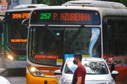  PORTO ALEGRE, RS, BRASIL - 04.11.2020 - Linhas de consórcios privados passam a ser operados pela Carris. (Foto: Lauro Alves/Agencia RBS)