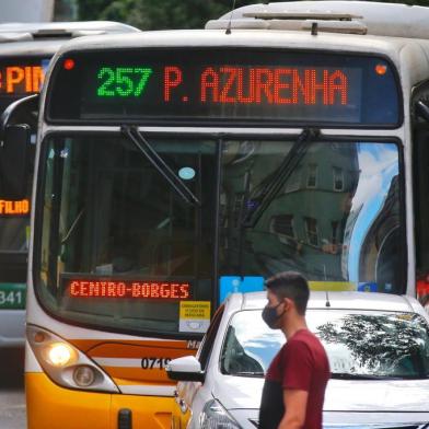  PORTO ALEGRE, RS, BRASIL - 04.11.2020 - Linhas de consórcios privados passam a ser operados pela Carris. (Foto: Lauro Alves/Agencia RBS)