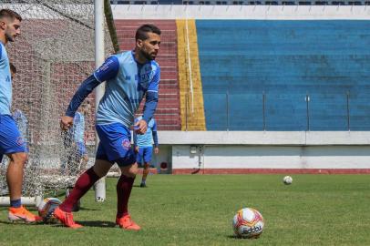 Atacante Claudinho, em treinamento no Estádio Centenário.<!-- NICAID(14635651) -->